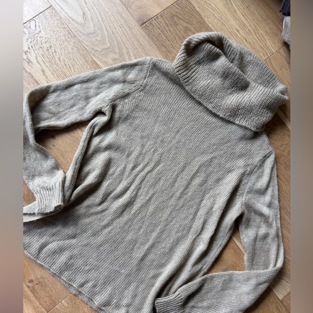 Wooden ships light weight turtleneck sweater small